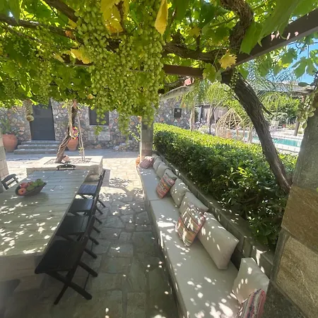 Aithonas Country house *